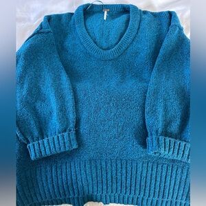 Free People Blue scoped neck pullover Jumper size S
